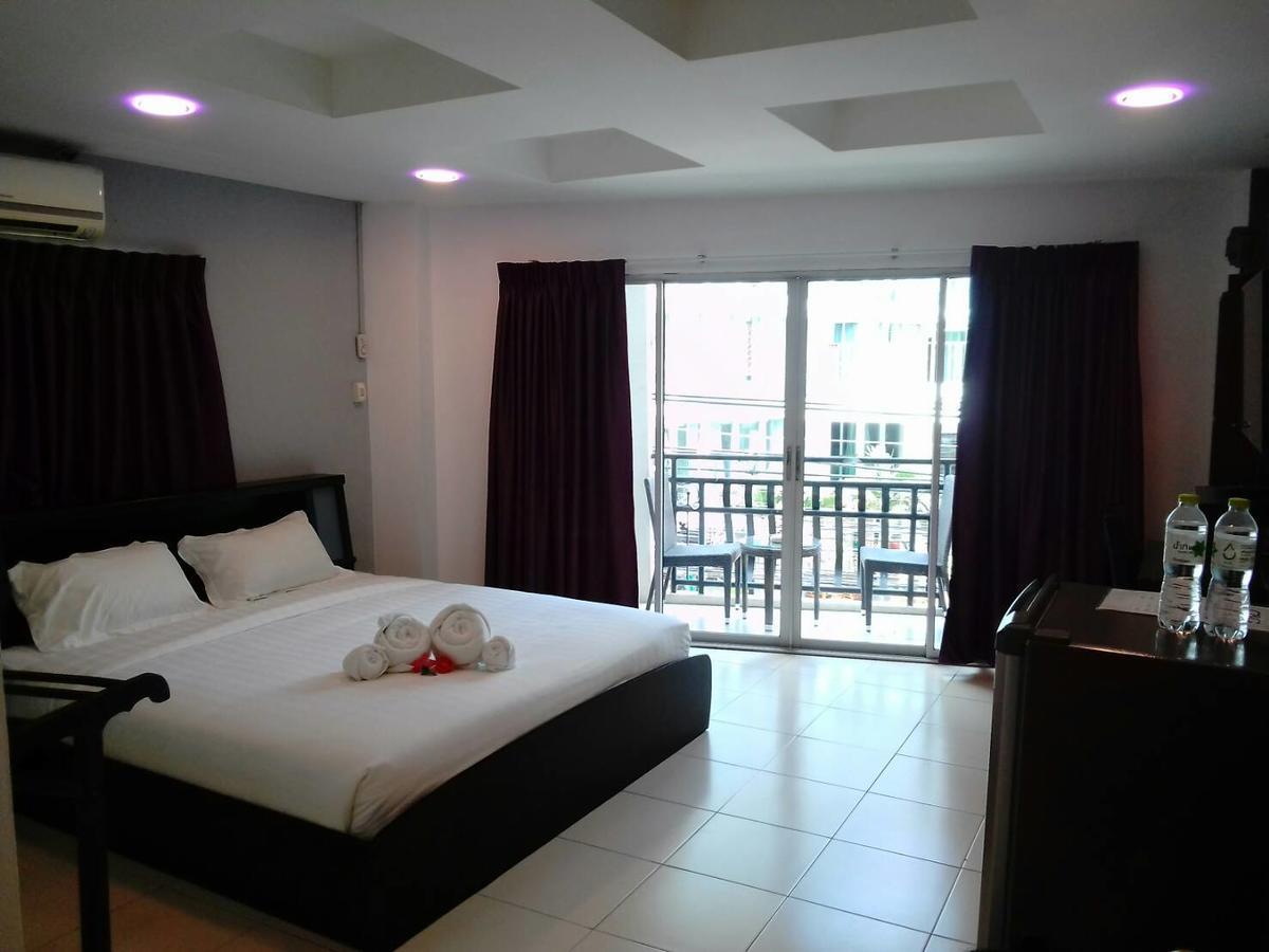 C&C Residence Bistro Restaurant Pattaya Buitenkant foto