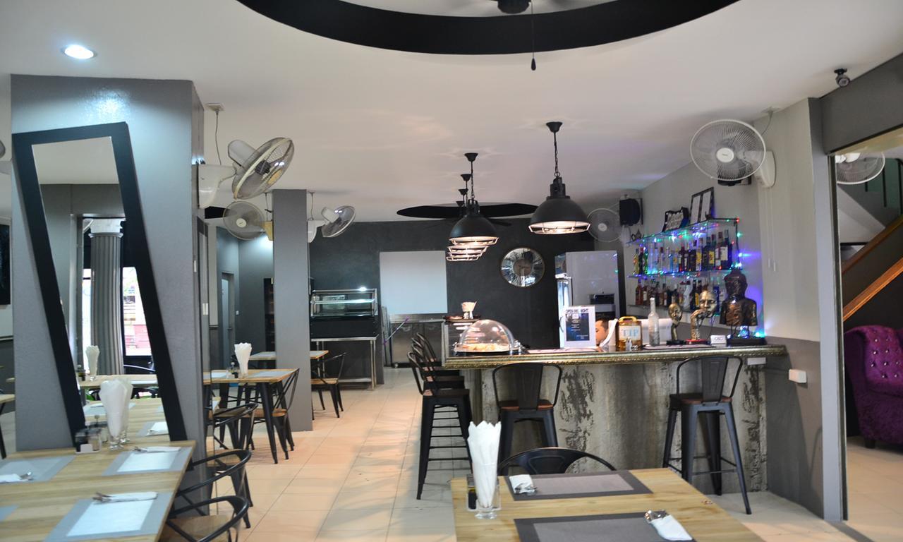 C&C Residence Bistro Restaurant Pattaya Buitenkant foto