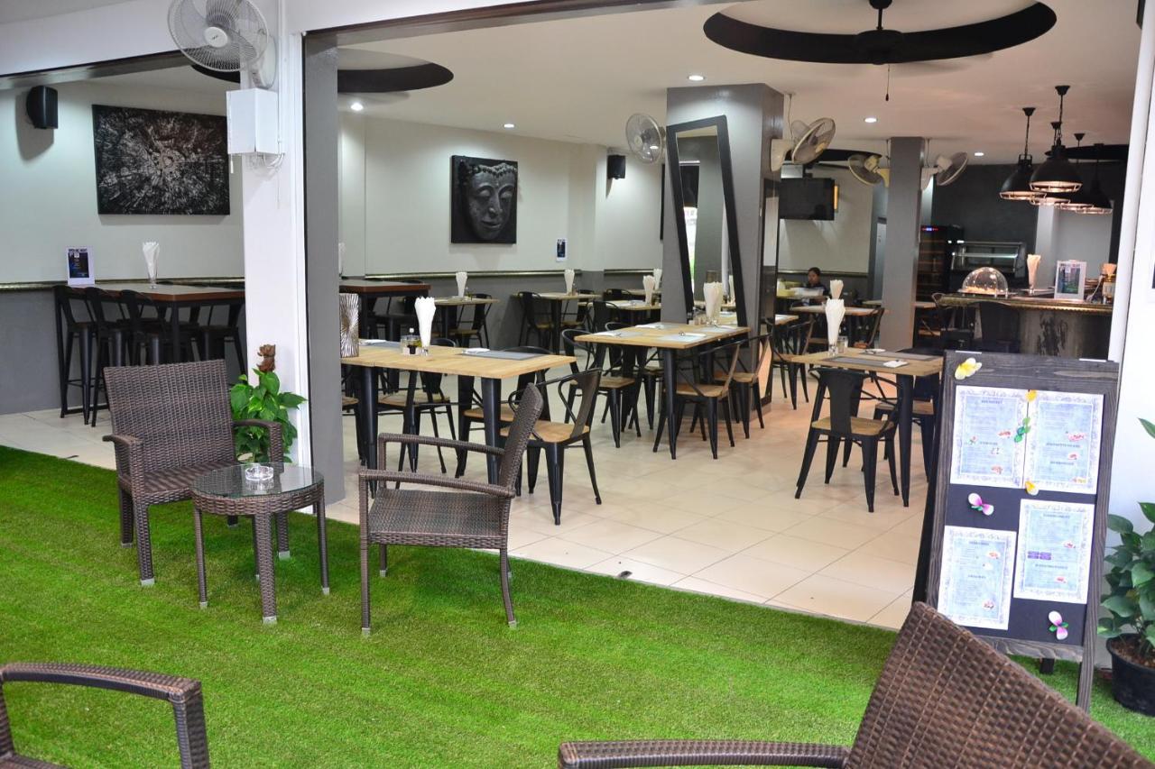C&C Residence Bistro Restaurant Pattaya Buitenkant foto